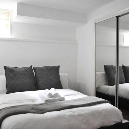 Cozy 1 Bd Suite Centrally Located 노스밴쿠버 외부 사진