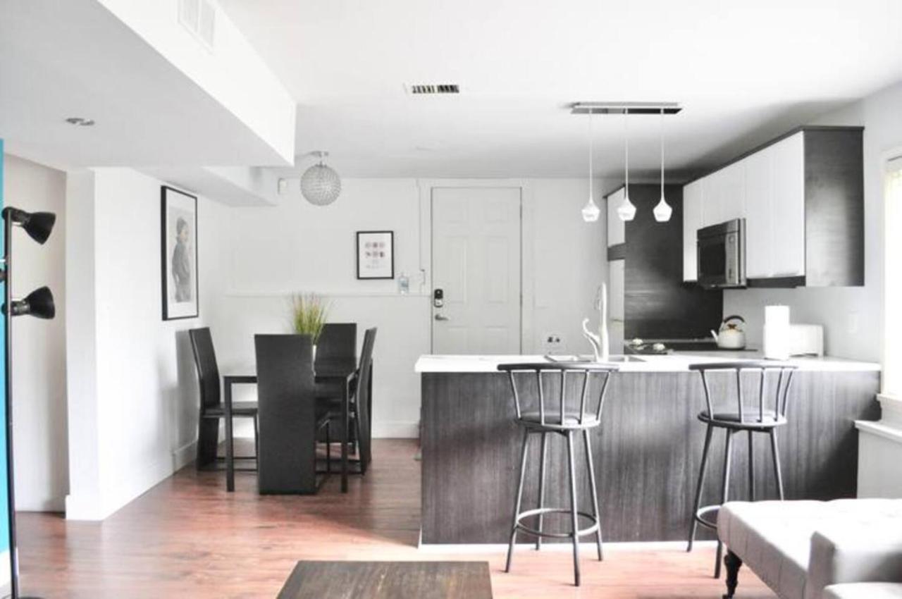 Cozy 1 Bd Suite Centrally Located 노스밴쿠버 외부 사진