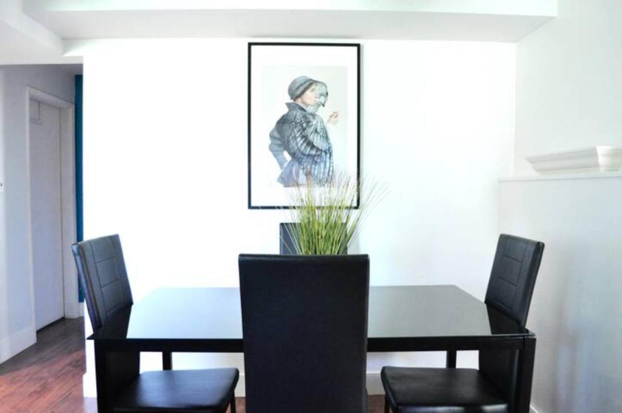 Cozy 1 Bd Suite Centrally Located 노스밴쿠버 외부 사진