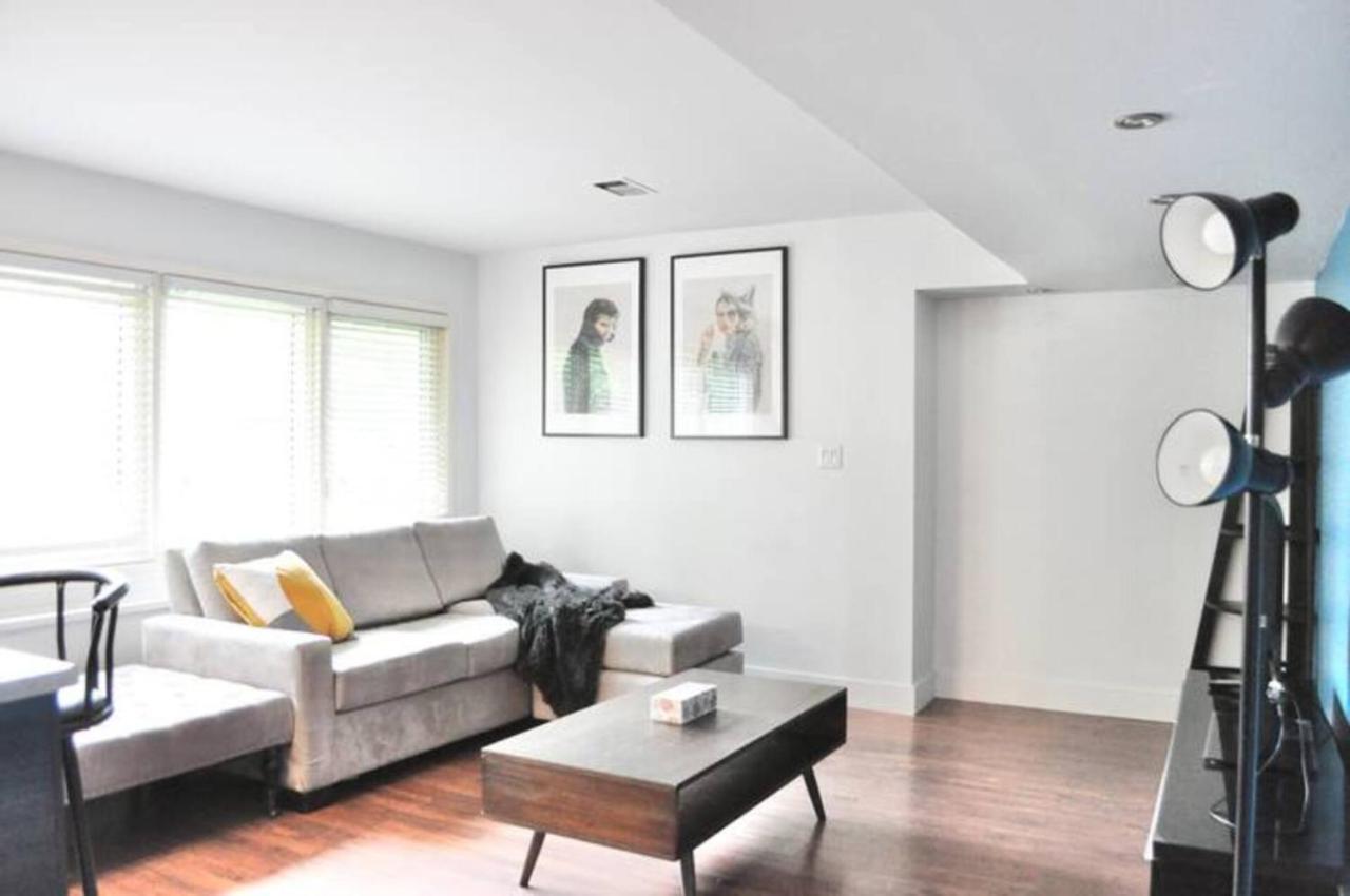 Cozy 1 Bd Suite Centrally Located 노스밴쿠버 외부 사진