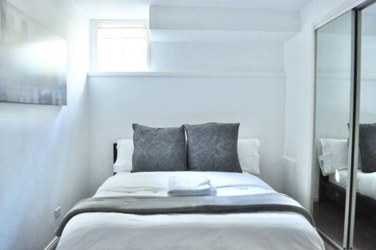 Cozy 1 Bd Suite Centrally Located 노스밴쿠버 외부 사진